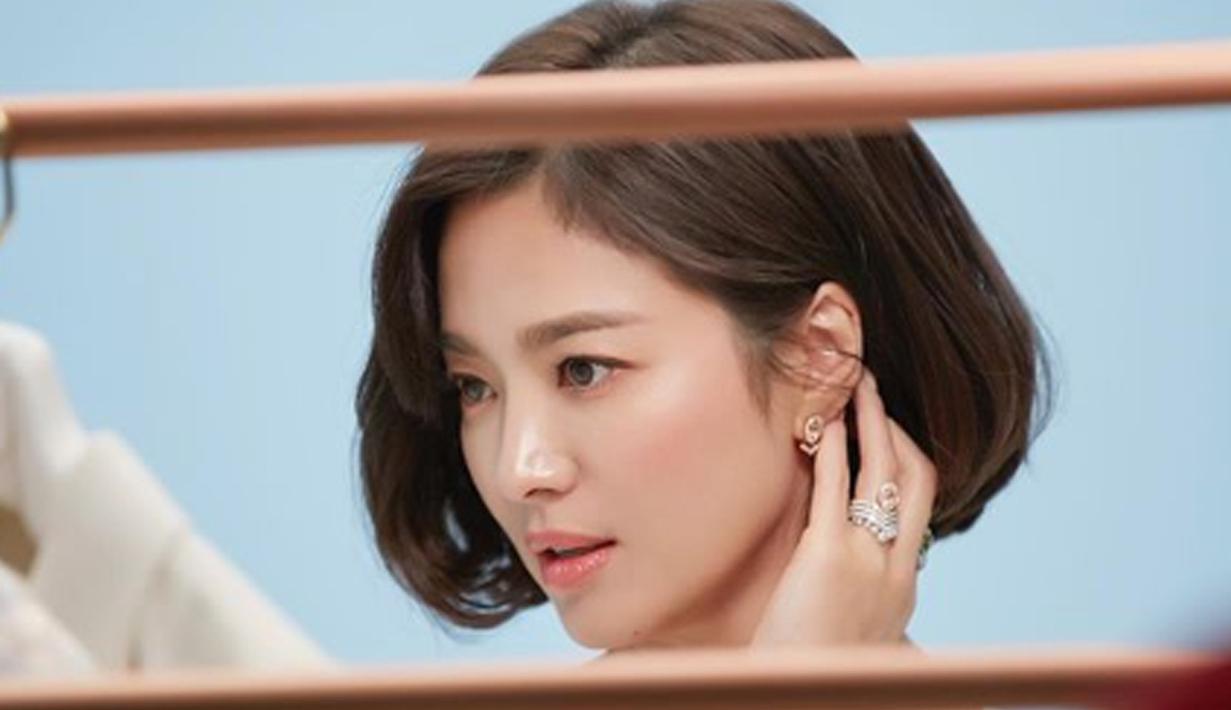 Lahir pada tanggal 22 November 1981, Artis cantik Korea Selatan, Song Hye Kyo tetap terlihat awet muda diusianya yang telah menginjak 37 tahun. (Liputan6.com/IG/kyo1122)