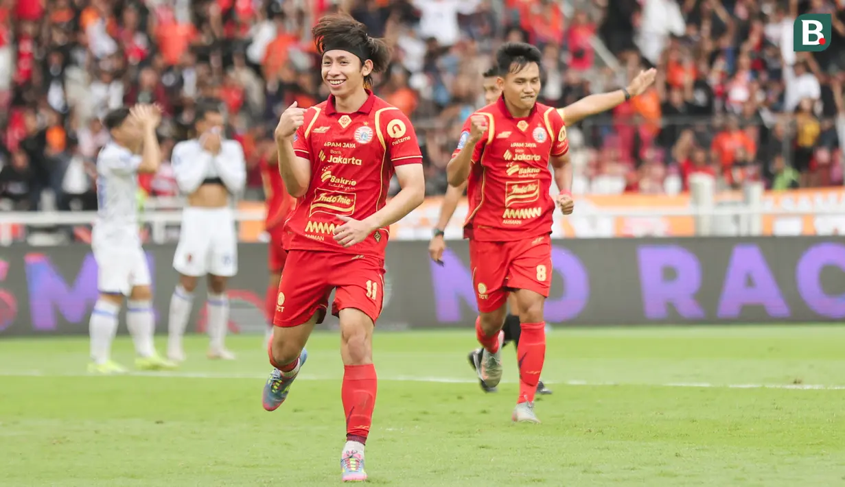 Selebrasi Arlyansyah Abdulmanan usai berhasil mencetak gol ke gawang Persijap Jepara pada pekan ke-16 BRI Super League 2025/2026 di Stadion Utama Gelora Bung Karno (SUGBK), Jakarta Pusat, Sabtu (3/1/2026) sore WIB. (Bola.com/Abdul Aziz)
