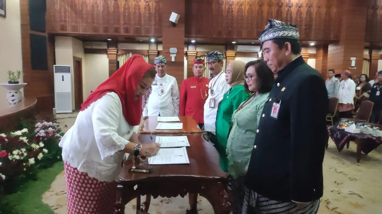 Mbak Ita.