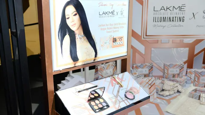 [Bintang] Ramadan 2018, Tampil Cantik Bercahaya Ala Syahrini dengan Produk Kosmetik Terbaru Ini