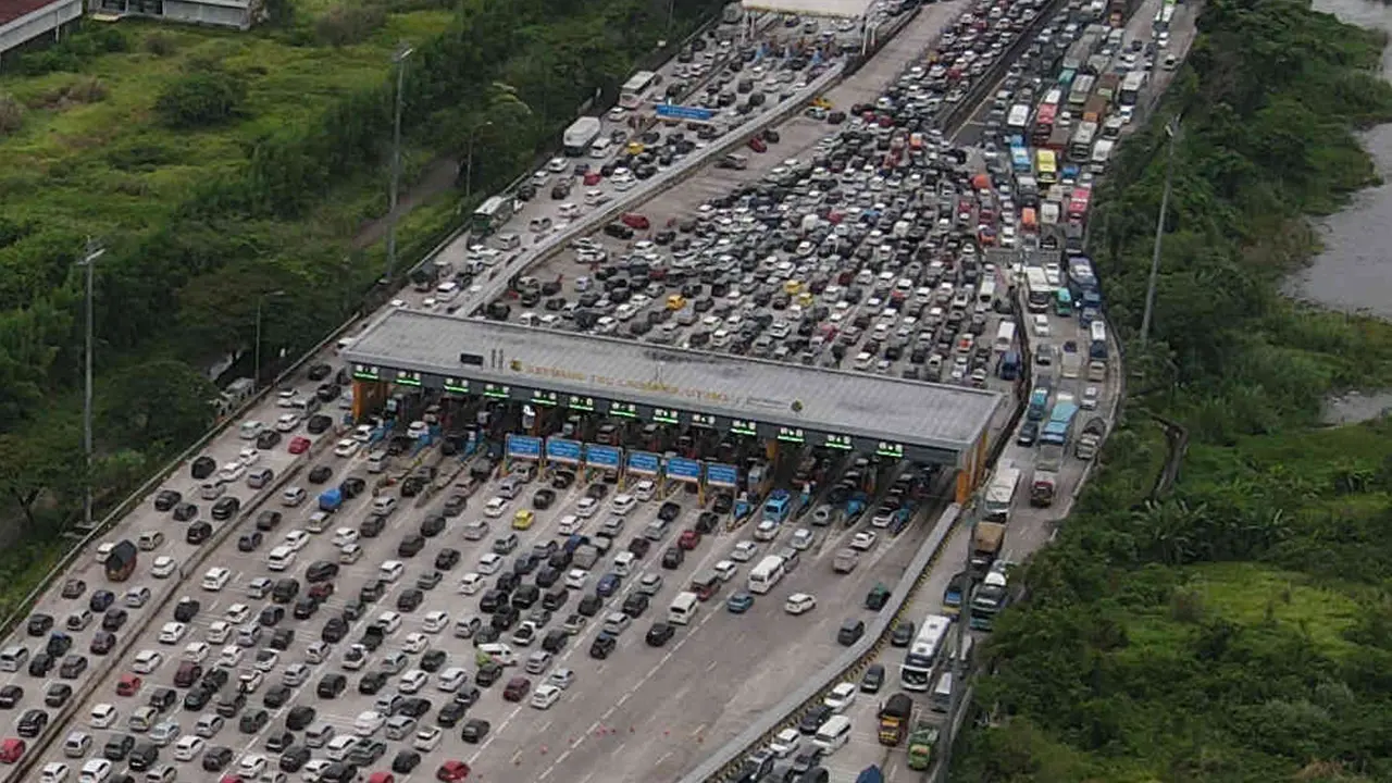 KEPADATAN RUAS JALAN TOL