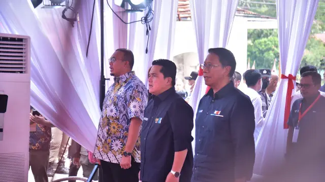 Menteri BUMN Erick Thohir meresmikan beroperasi kembalinya kereta api wisata, Mak Itam di Sumatera Barat