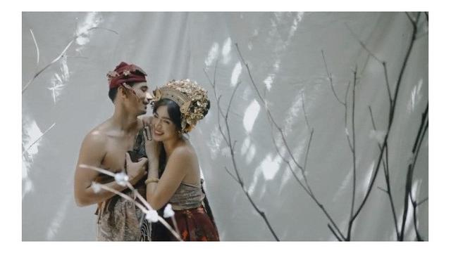 8 Potret Prewedding Jessica Iskandar dan Vincent Verhaag, Pakai Adat Bali