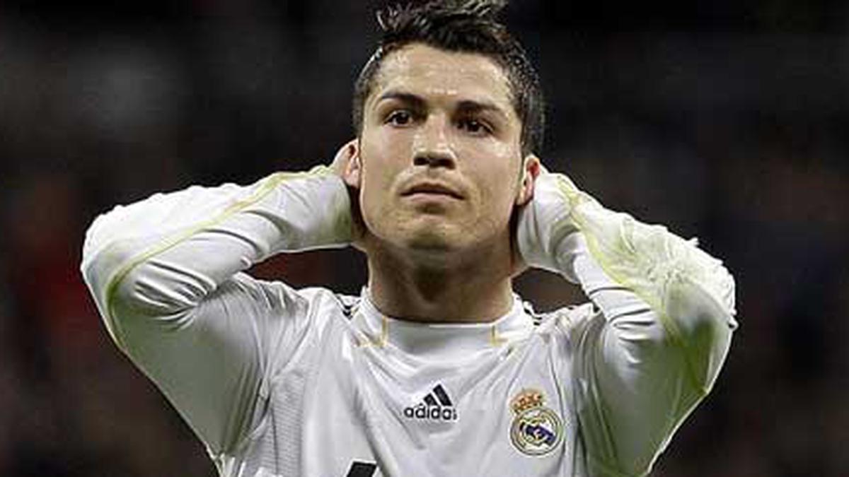 Banding Ronaldo Ditolak