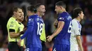 Bek The Toffees itu terlihat mencoba menghalangi bola namun mengenai lengannya yang terlihat menempel di sisi tubuhnya. Hal itu menjadi perdebatan karena berdasarkan Undang-Undang 12, pelanggaran 'handball' terjadi jika seorang pemain membuat tubuhnya terlihat lebih besar secara tidak wajar dengan posisi tangan atau lengan. (AFP/Darren Staples)