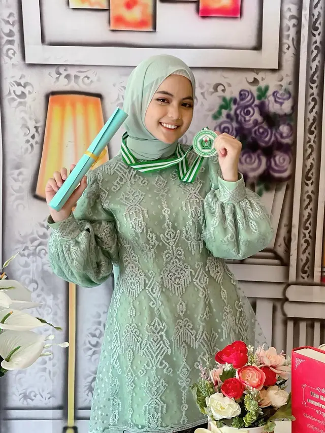 6 Momen Kelulusan Putri DA 4 dari SMA, Penuh Bahagia