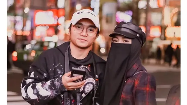 6 Potret Kedekatan Taqy Malik dengan Sang Adik, Bikin Salah Sangka