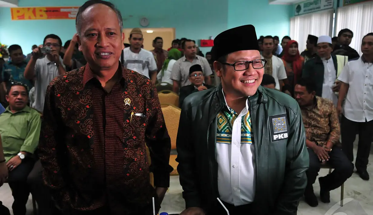 Menteri Ristek dan Dikti, M Nasir bersama Ketua Umum PKB Muhaimin Iskandar di peringatan Haul ke-5 Gus Dur, Jakarta, Selasa (23/12/2014). (Liputan6.com/Johan Tallo)