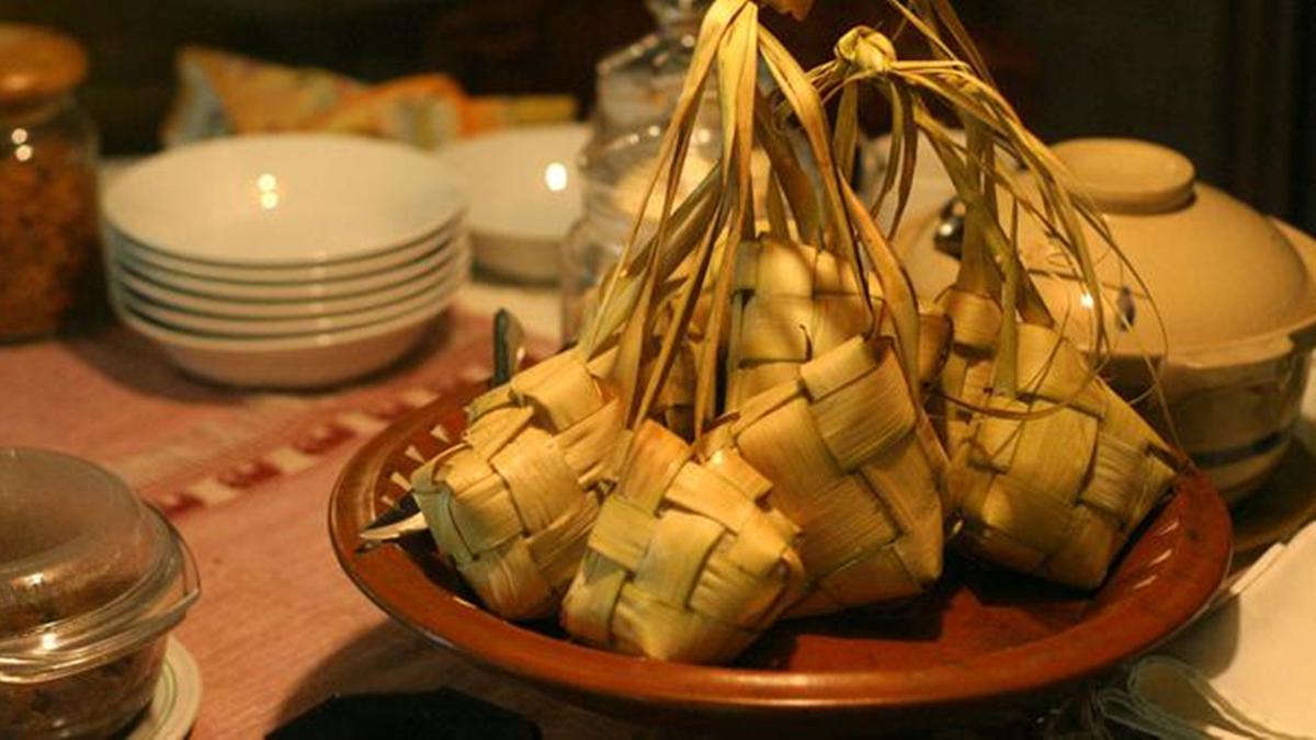 Apakah Makan Ketupat saat Lebaran Bikin Gemuk? Simak Penjelasannya