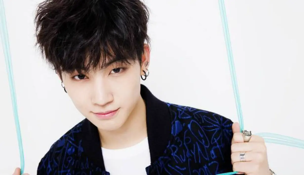 Jaebum GOT7 memang punya wajah yang imut, ia semakin terlihat menggemaskan dengan pipi yang chubby. (Foto: Allkpop.com)