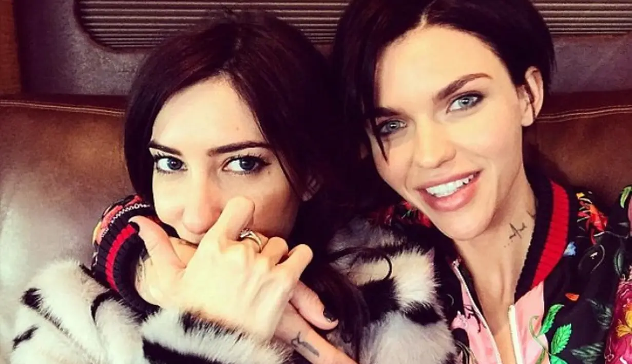 "Aku sudah membagi dua tahunku dengan seseorang yang hebat. Pengalaman yang sangat aku hargai," tulis Ruby di Twitter. (instagram/rubyrose)