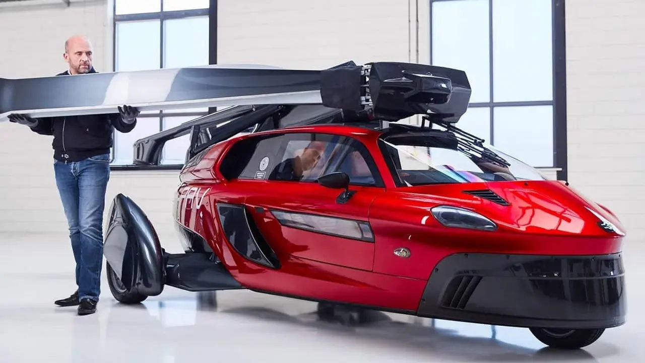 PAL-V International resmi memperkanalkan kendaraannya di Geneva International Motor Show tahun 2018 lalu.