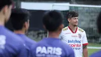 Irfan Bachdim ikut meramaikan latihan perdsana PSG Academy Bali (Istimewa)