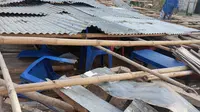 Salah satu rumah warga di Kabupaten Kupang, NTT rata dengan tanah diguncang gempa M 6,6. Foto (Liputan6.com/Ola Keda)