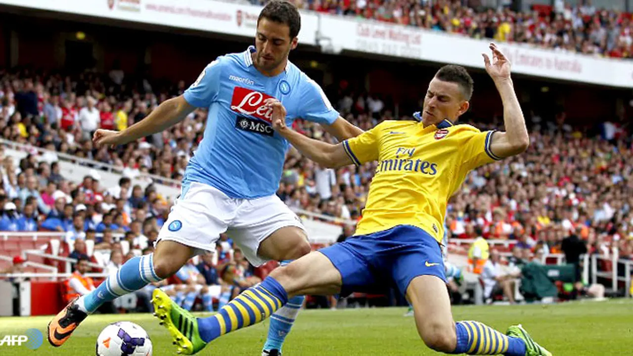 arsenal-napoli-130802a.jpg