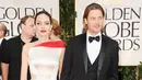 Sejak gugatan cerai yang diajukan Angelina Jolie beberapa bulan lalu, hubungannya dengan Brad Pitt pun tidak harmonis lagi. Terlebih dengan kasus pertengkaran Pitt dan anak sulungnya, Maddox, di pesawat jet pribadinya. (AFP/Bintang.com)
