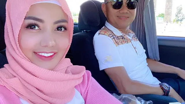 Bella Shofie berhijab