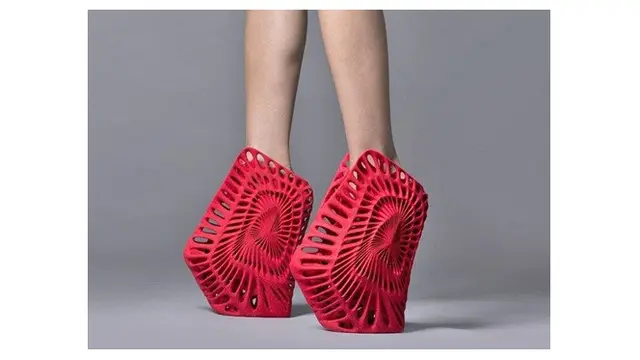 8 Desain Alas Kaki Ini Nyeleneh Banget, Bikin Gagal Paham