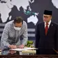 Presiden Joko Widodo (Jokowi) menunjuk Zulkifli Hasan menjadi Menteri Perdagangan. Zulkifli Hasan dalam serah terima jabatan di Kementerian Perdagangan. (Dok. Kemendag)