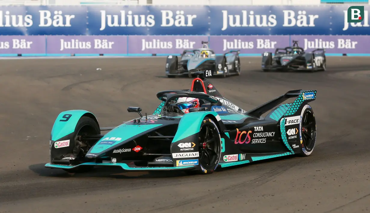 Pada sesi kualifikasi, Mitch Evans hanya sampai di babak semifinal usai dikalahkan Jean-Eric Vergne. (Bola.com/M Iqbal Ichsan)