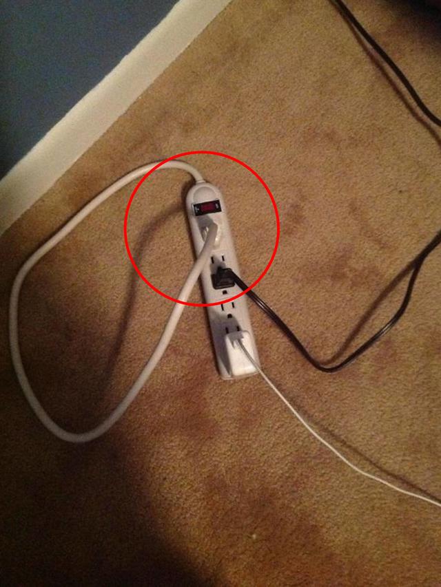 7 Kelakuan Kocak Emak Tak Paham Fungsi Benda Ini Bikin Geleng Kepala