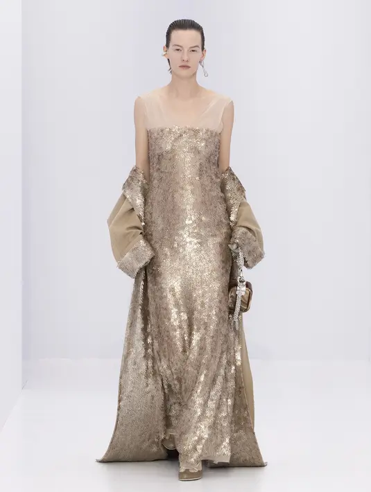 <p>FENDI ingin menunjukkan bagaimana tradisi intim couture hidup dan bernapas. Foto: Document/FENDI.</p>