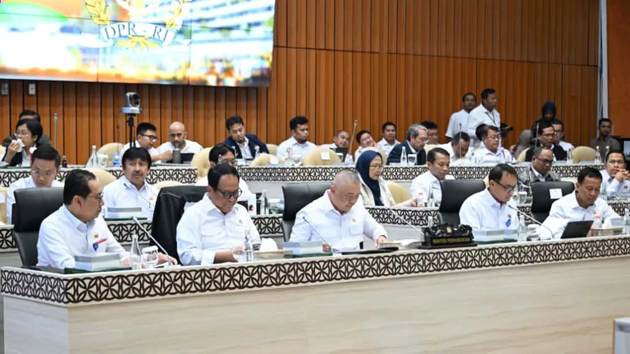 Menteri Perhubungan Dudy Purwagandhi saat Rapat Kerja dengan Komisi V DPR. (Foto: Istimewa)