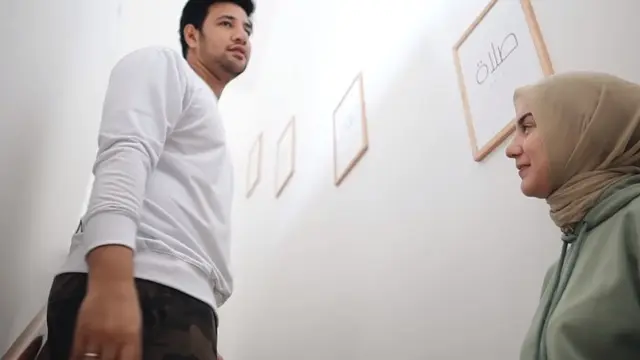 7 Potret Kamar Irish Bella dan Ammar Zoni, Banyak Hiasan Kaligrafi