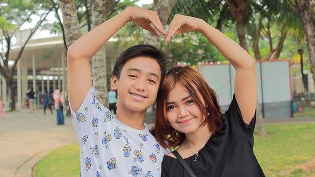 7 Potret Terbaru Bowo Alpenliebe TikTok Bersama Pacar ... Bowo diketahui sudah punya kekasih baru bernama mega nay.