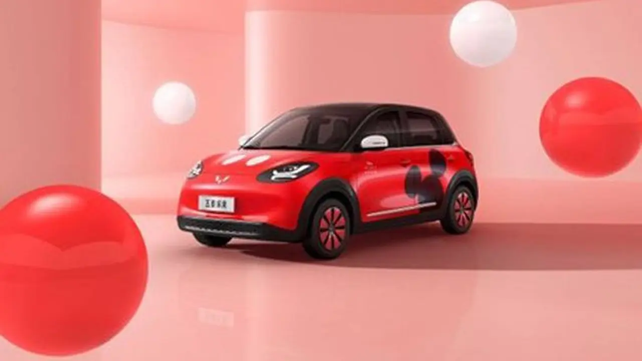 Imutnya Mobil Listrik Wuling Binguo Edisi Mickey Mouse
