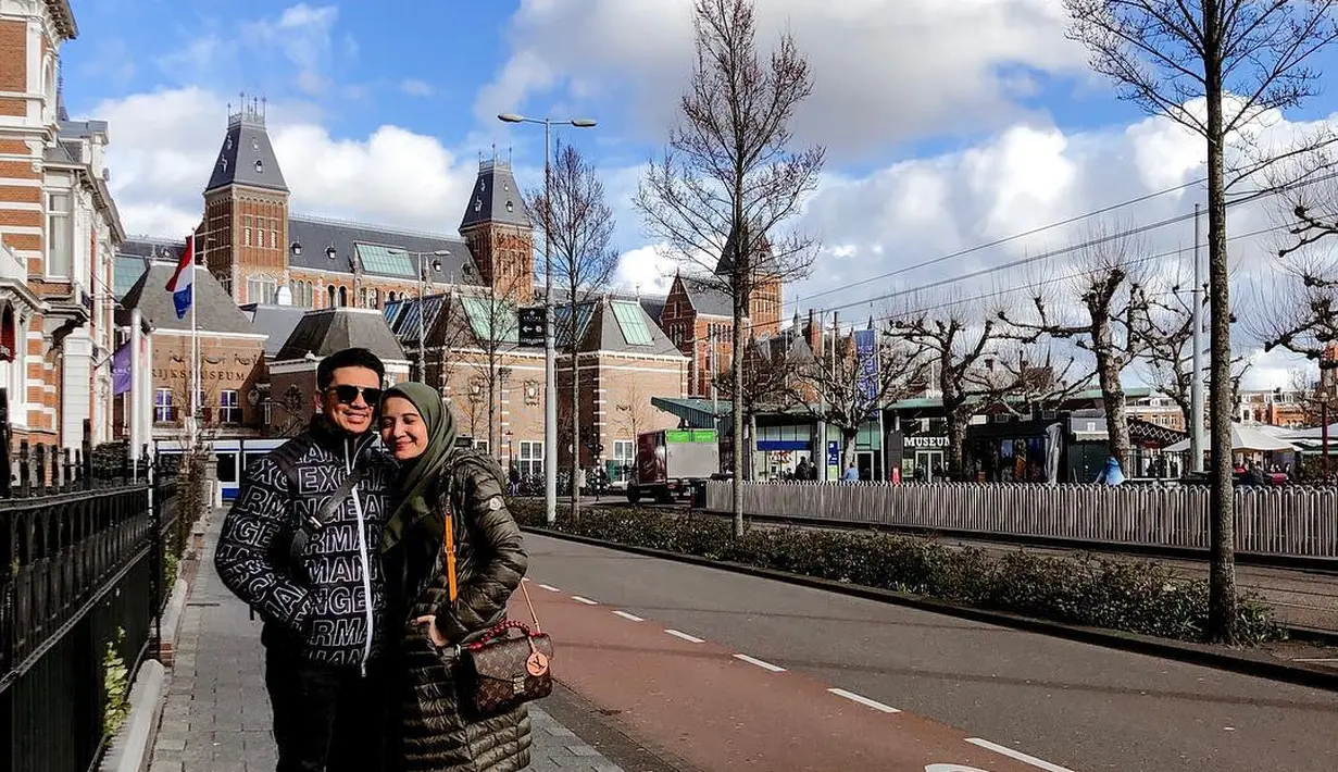 Zaskia Sungkar dan Irwansyah