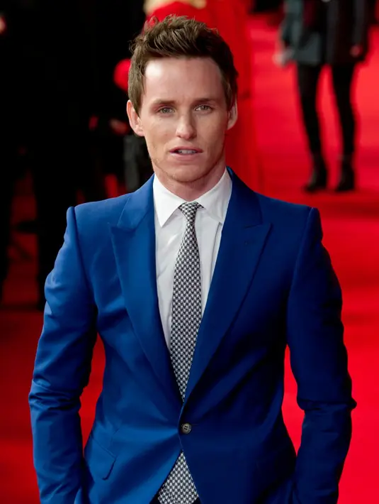 Terlahir sebagai pria, tak lantas membuat Lili nyaman. Ia justru menemukan kenyamanan baru ketika tampil sebagai wanita. (Bintang/EPA)