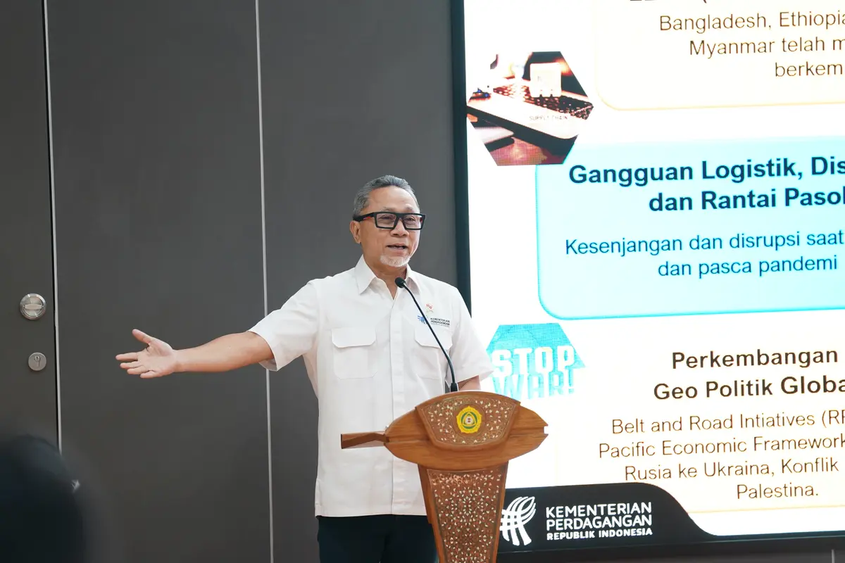 Menteri Perdagangan (Mendag) Zulkifli Hasan memberikan Kuliah Umum di Universitas Katholik Parahyangan di Bandung, Jawa Barat, dikutip Sabtu (29/6/2024). (Tim Bisnis)