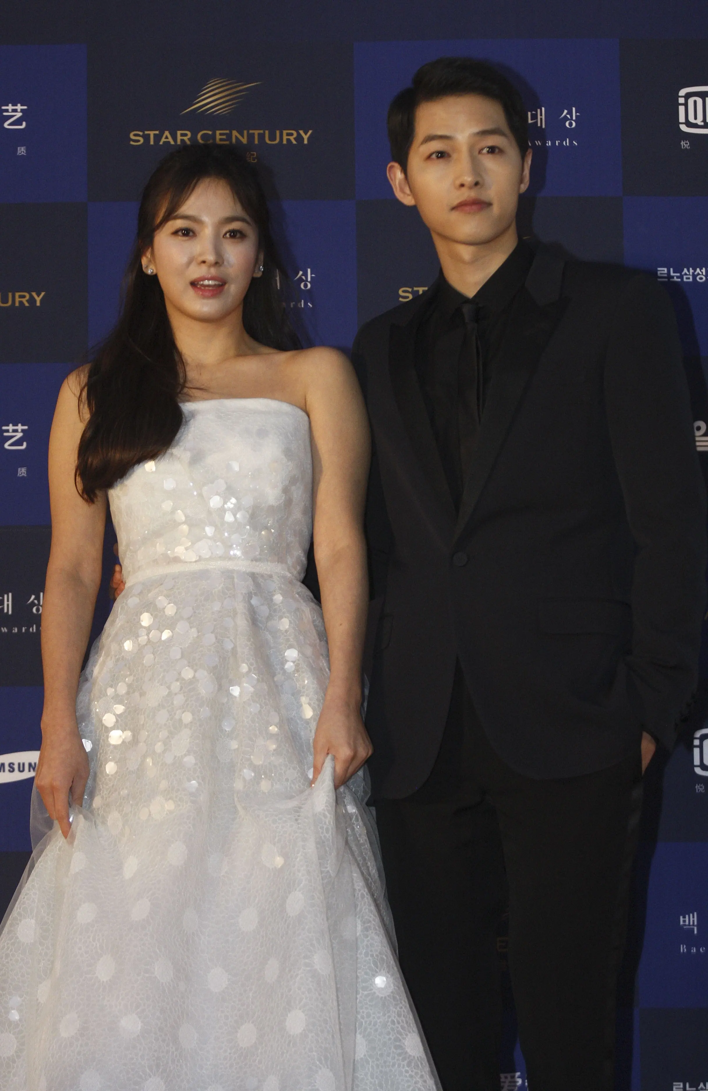 Song Joong Ki dan Song Hye Kyo.. (Bintang/EPA)