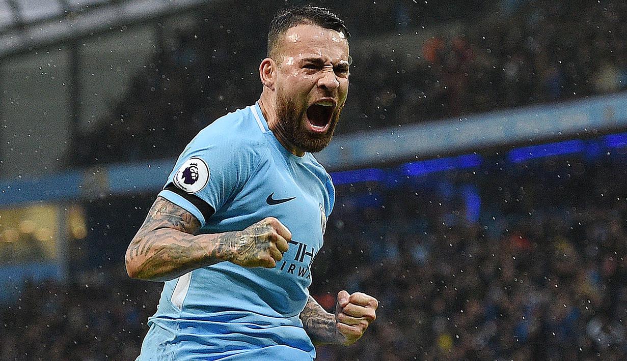 7. Nicolas Otamendi (Manchester City) - Bek tengah.(AFP/Oli Scarff)