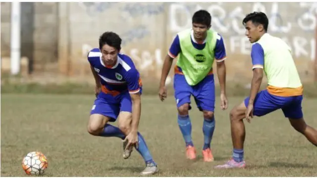 Gavin Kwan Mengikuti Latihan Perdana Persib