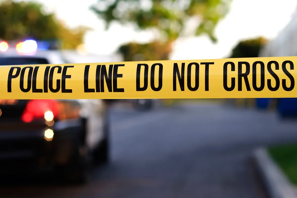 Dilarang Melintas Garis Polisi