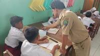 Proses belajar mengajar di SDN 005 Tanjung Palas Timur, Kab. Bulungan, Kalimantan Utara. (Foto: Istimewa)j