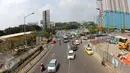 Sejumlah kendaraan melintasi kawasan Lebak Bulus, Jakarta, Kamis (23/7/2015). Kondisi jalan di Jakarta diprediksi akan normal pada 27 Juli mendatang pasca cuti bersama libur Lebaran selesai. (Liputan6.com/Helmi Afandi)
