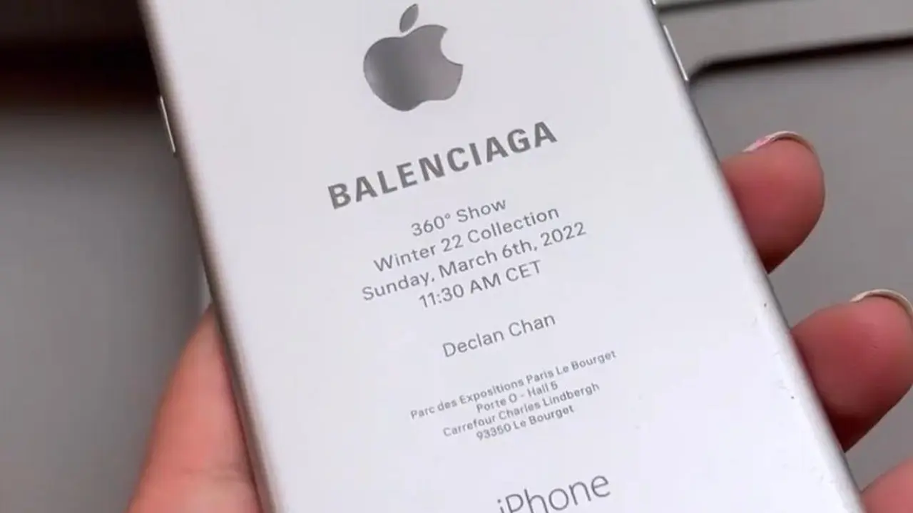 Balenciaga Kirim Undangan Paris Fashion Week dengan iPhone 6S Rusak, Ada Maksud Apa?
