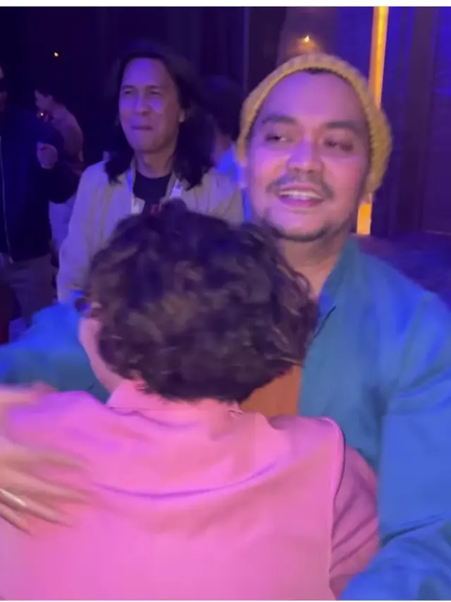 Comeback Indra Bekti jadi host konser boyband asal Inggris, Blue di Jakarta (Foto: Instagram dhila_bekti)