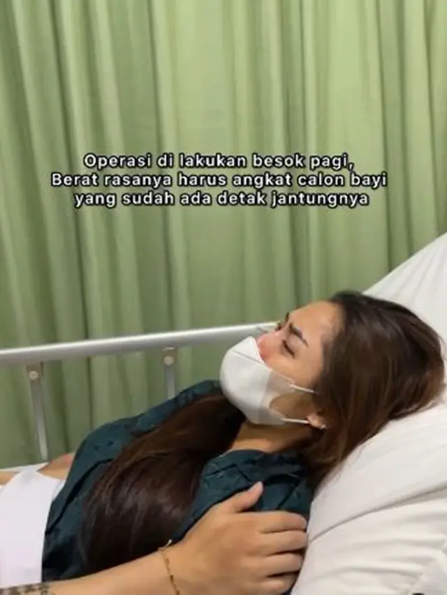 6 Momen Haru Siti Badriah Jalani Operasi Angkat Satu Janin Kembar di Luar Rahim