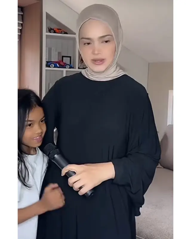 Momen detik-detik Siti Nurhaliza diprotes anaknya punya suara bising, respons sang diva tuai pujian