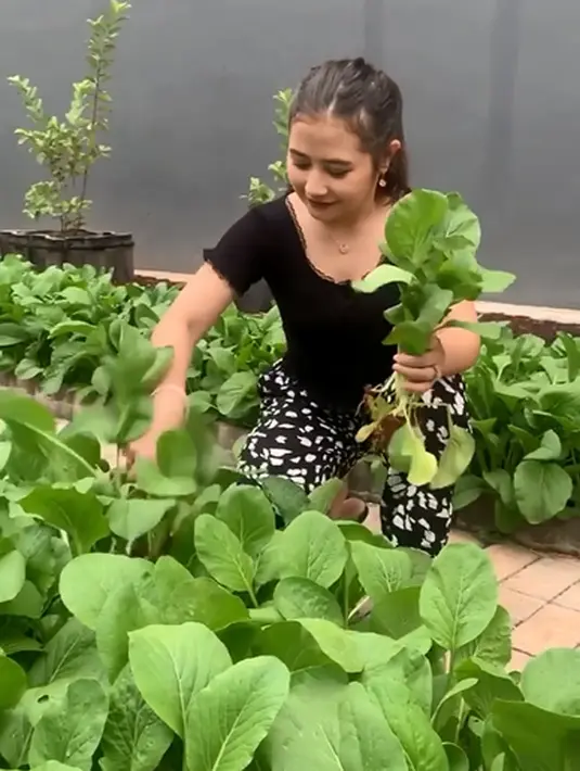 Prilly Latuconsina (Instagram/prillylatuconsina96)