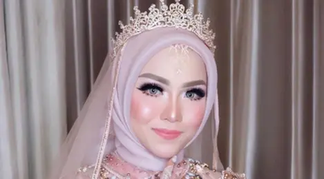 Make up shop ala barbie hijab