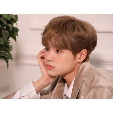 Lee Dae Hwi (Instagram/ brandnewmusic2011 - https://www.instagram.com/p/BuGXfOSBpCu/)