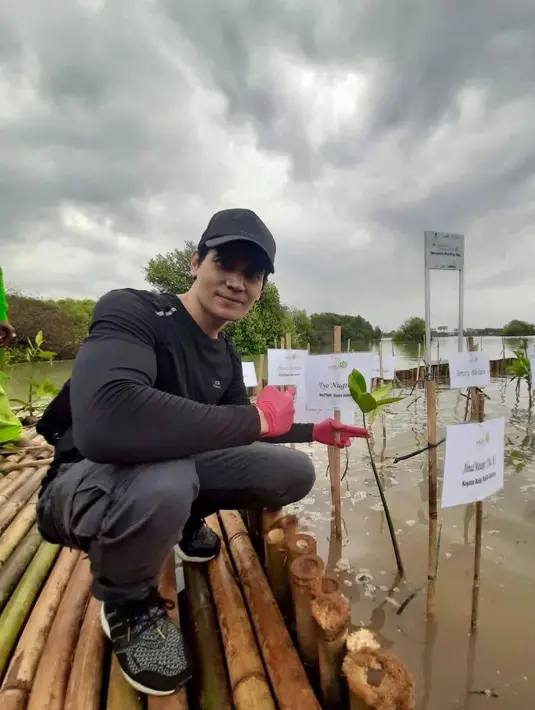 Kini Tyo Nugros tergabung dalam band bernama Wolftank dan grup duet bernama Direct Action. (FOTO: instagram.com/realnugros/)