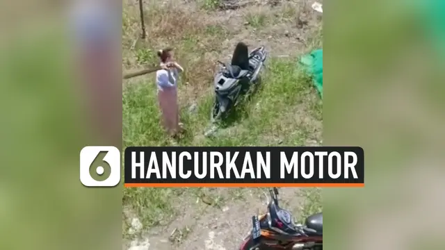 VIDEO: Cemburu, Istri Hancurkan Motor Suami
