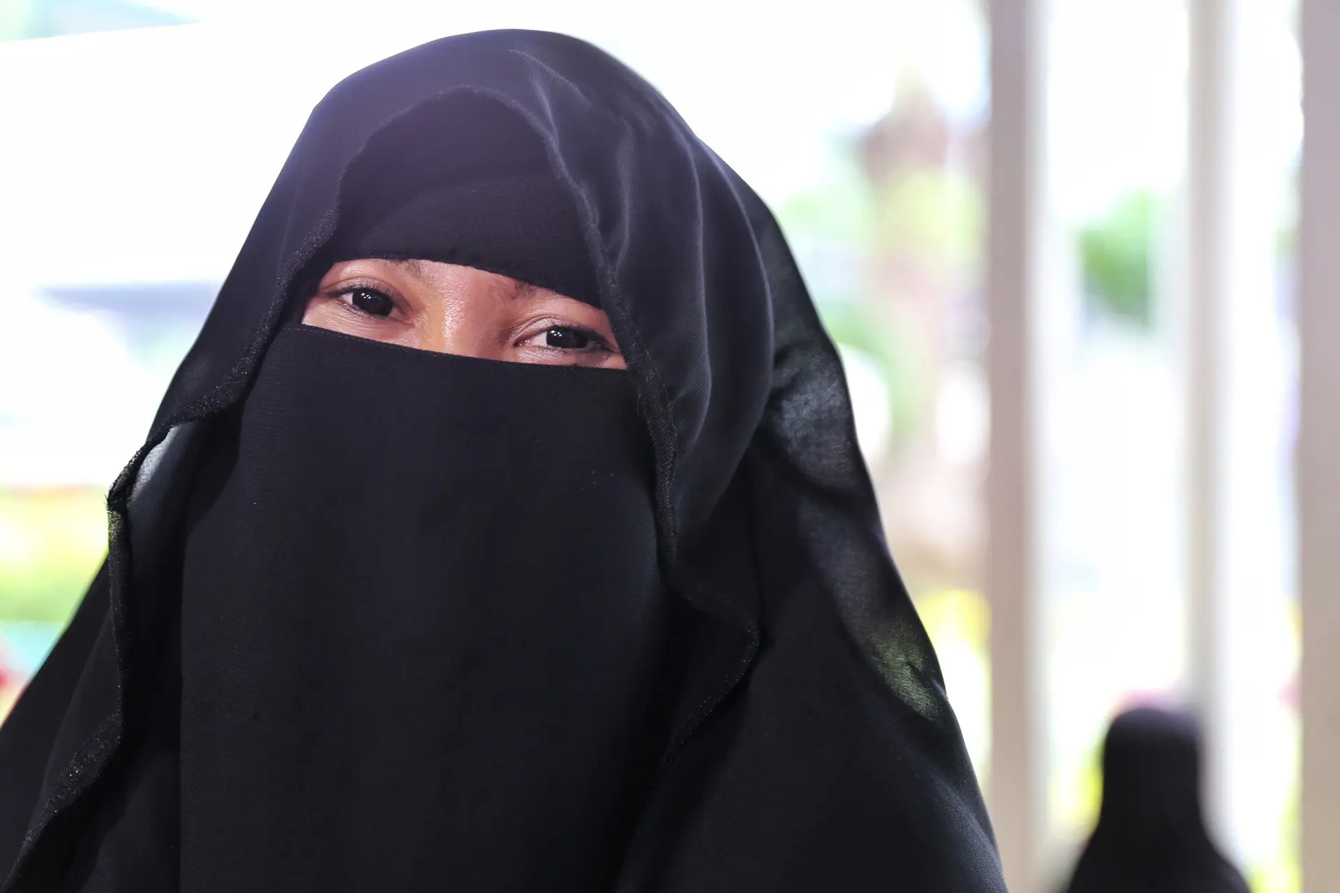 Setelah itu, Caisar sudah tidak lagi pulang ke rumah. Hal itu membuat anak dari pernikahannya dengan Indadari sering menanyakan. Begitu juga anak Indadari dari pernikahannya dengan Lucky Hakim. (Adrian Putra/Bintang.com)