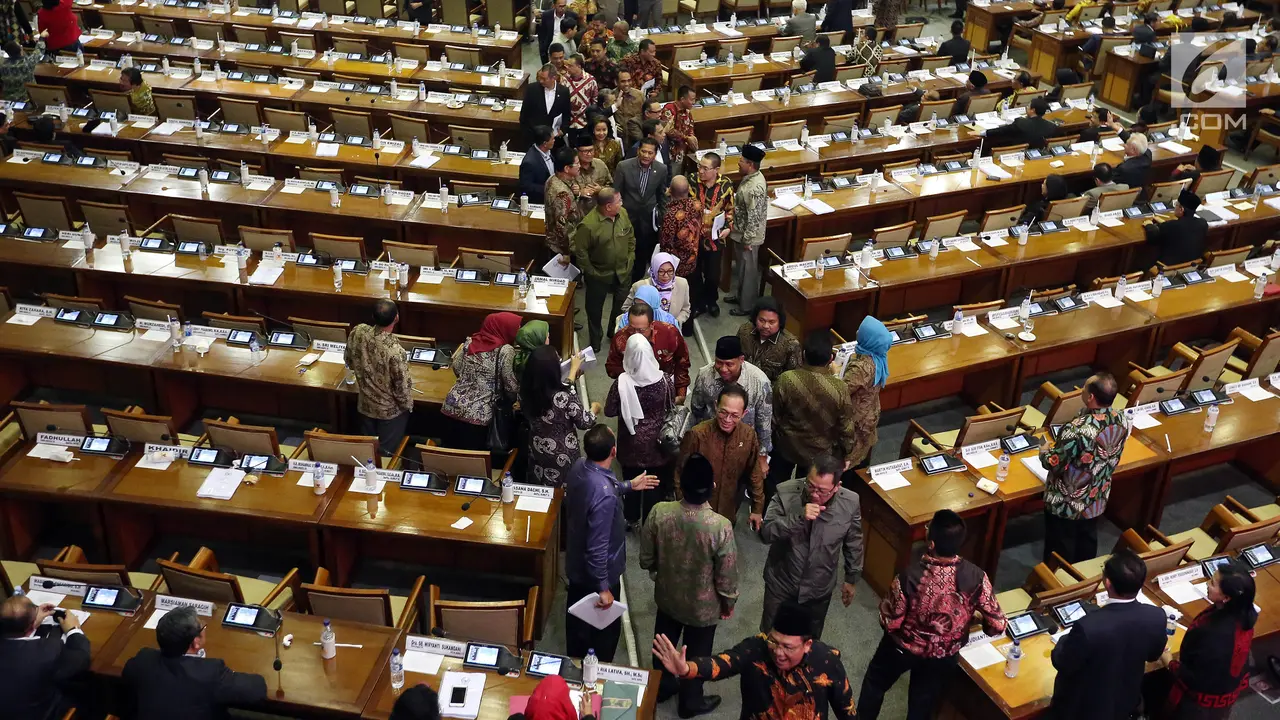 Ketua DPR Sahkan UU Pemilu, Empat Fraksi Pilih Walk Out